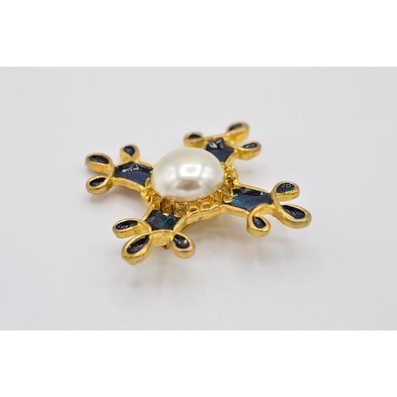 Vintage Maltese Cross Pin Brooch Navy Enamel Gold Tone Pearl Chunky 80s Bin1 - Picture 6 of 8